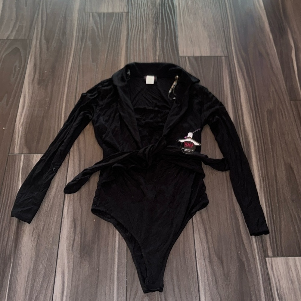 Medium black, Bodysuit and cardigan